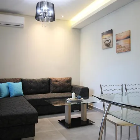 Deluxe Andreas アパート リメナリア