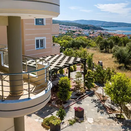 Deluxe Andreas * يميناريا