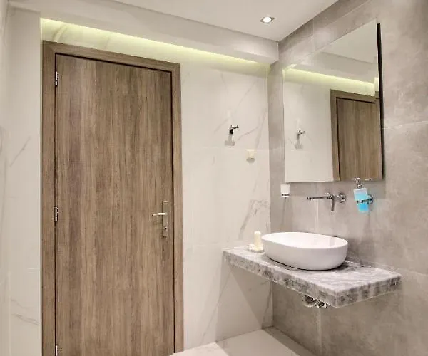 Deluxe Andreas לימנריה