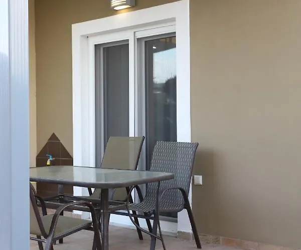 Deluxe Andreas * לימנריה